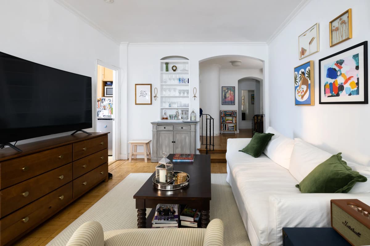 Gilles Bonenfant - 25 Minetta Lane #1G 1 of 15