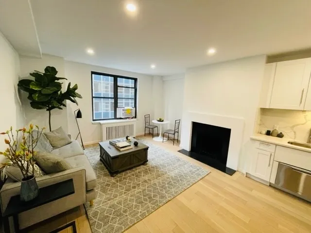 160 East 48th Street #6F2 - 160 East 48th Street #6F2 1 of 14