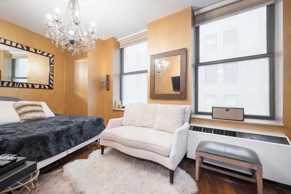 Loredana Longardo - 1 Wall Street Court #906 1 of 15