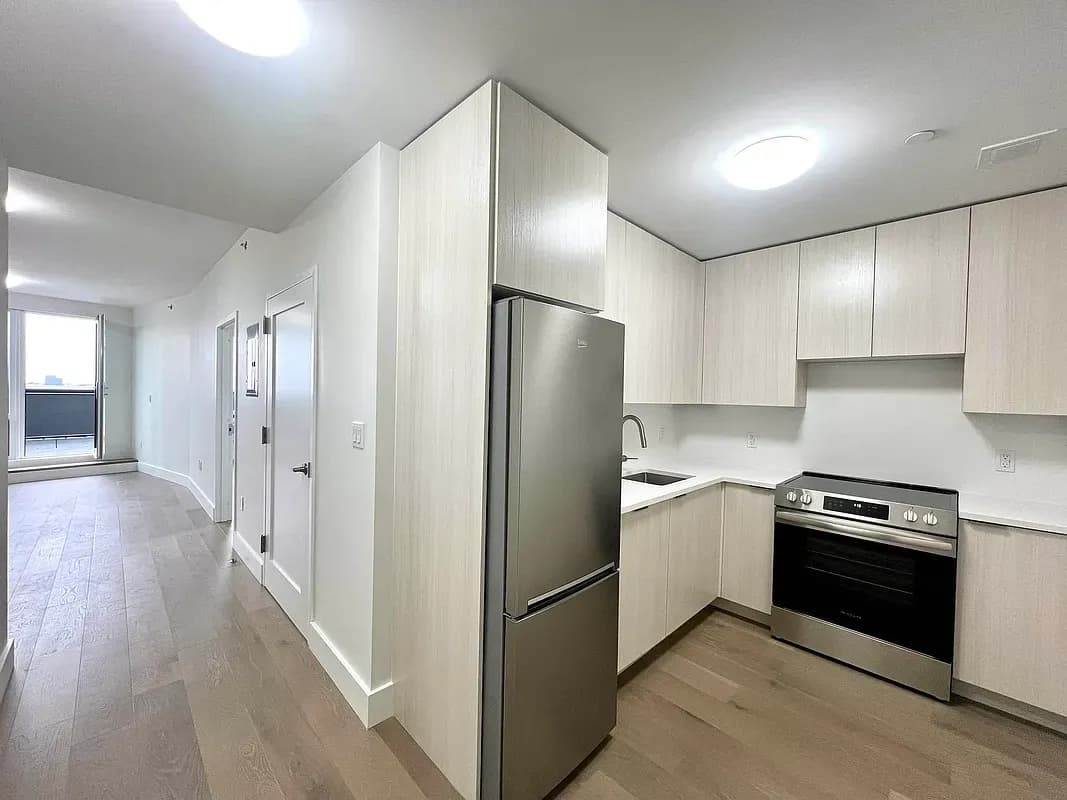 The Somerly - 48 Somers Street #600 1 of 15