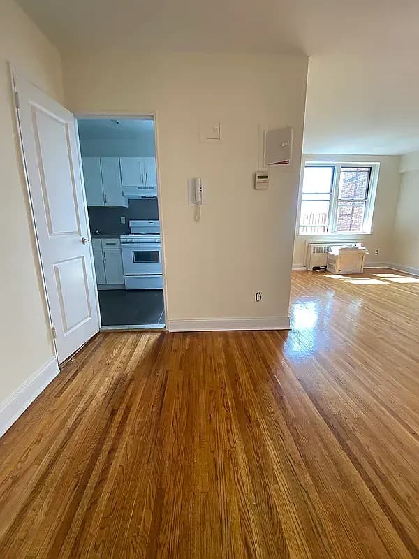 Mikhail Kayumov - 8700 25th Avenue #5N 1 of 12