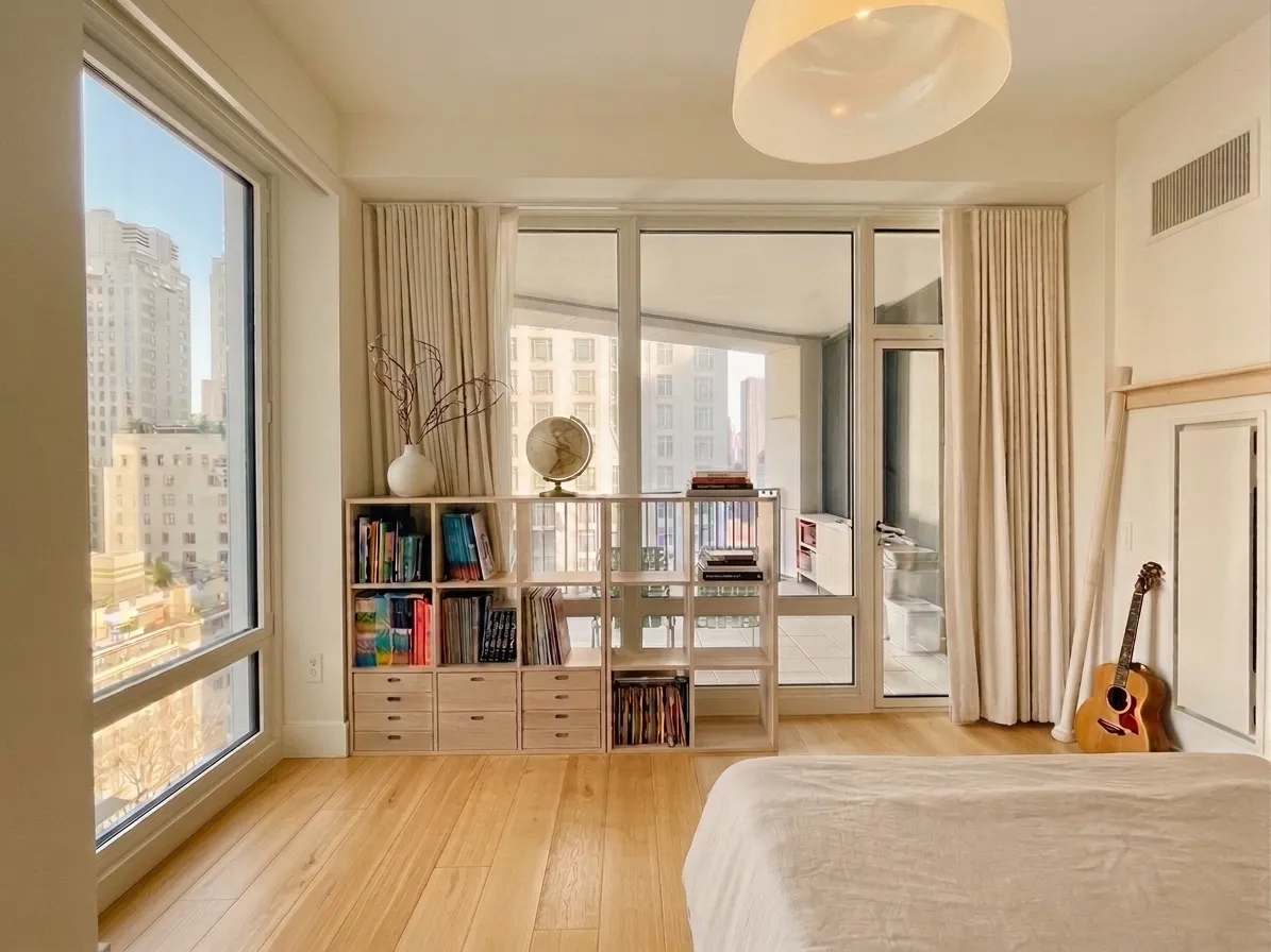 Amanda Li - 15 West 61st Street #16B 1 of 15