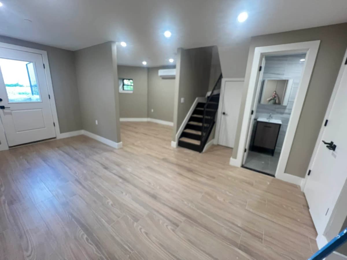 Simcha Smith - 2909 Avenue D #1B 1 of 12