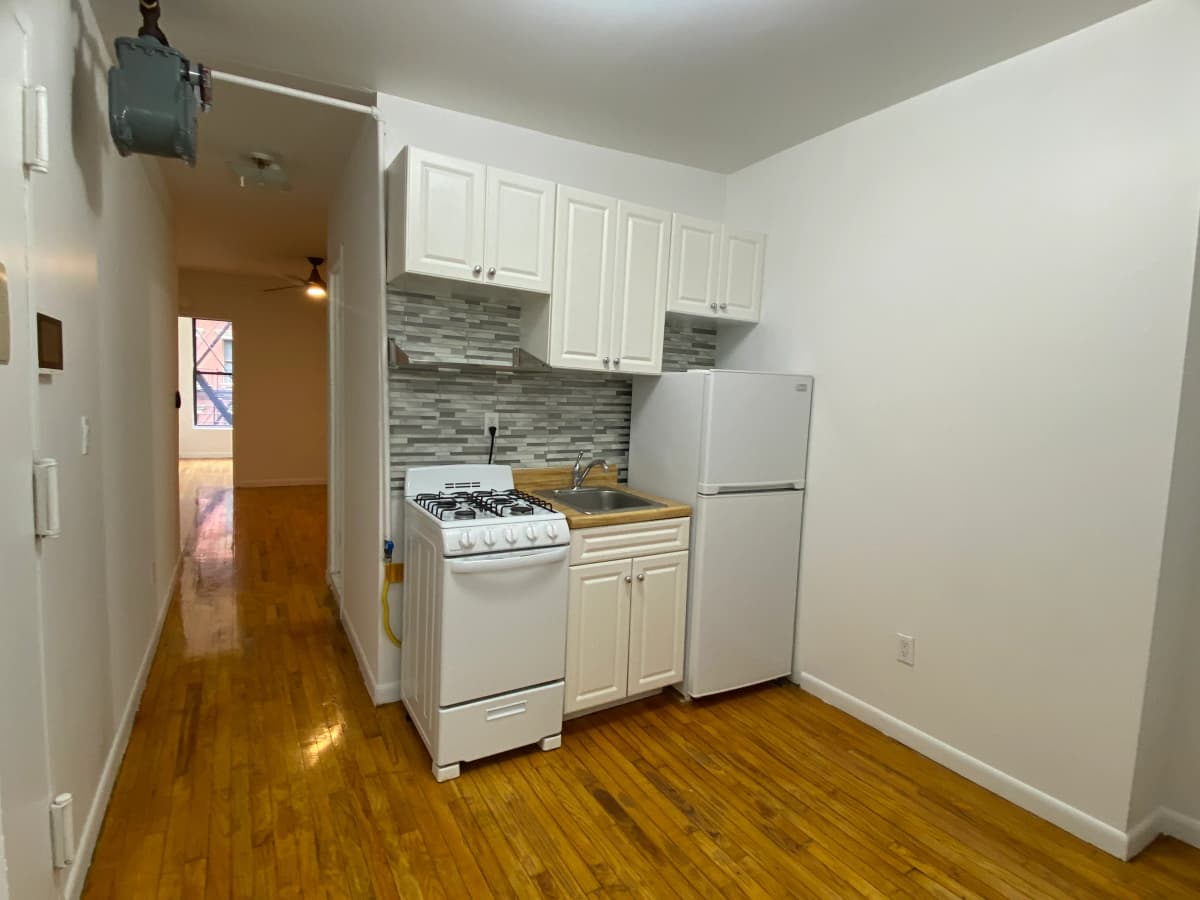 Peter Hungerford - 414 West 56th Street #9 1 of 15