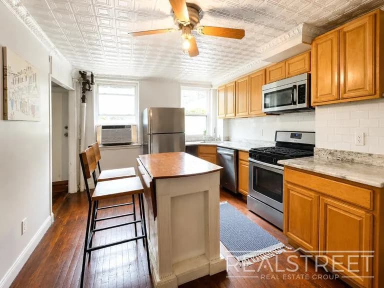 Richard Burke - 509 Hicks Street #GARDEN 1 of 13
