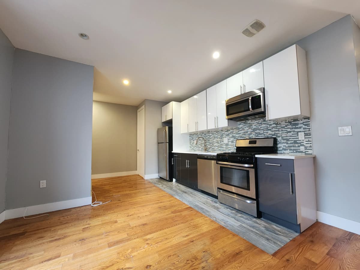 BruMa Realty Leasing - 4240 Broadway #3G 1 of 15