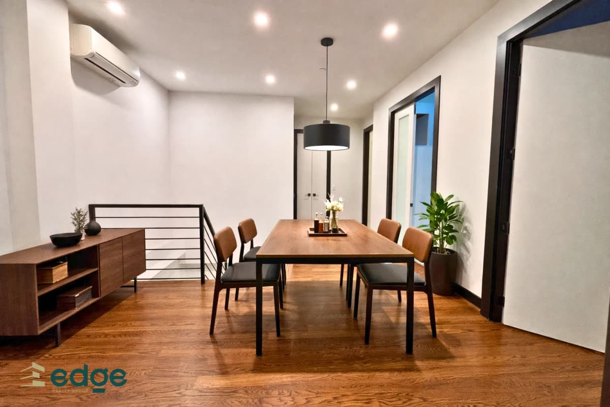 Krystal Guzman - 340 Irving Avenue #1I 1 of 10