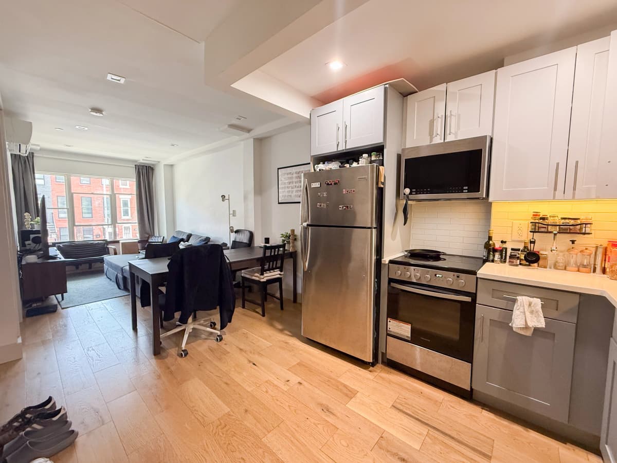 Roi Boblil - 563A Lafayette Avenue #2 1 of 10
