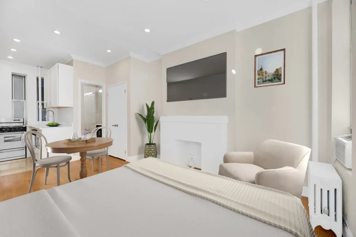 Real New York - 220 Sullivan Street #4F 1 of 15
