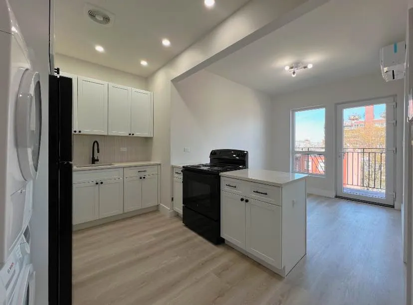 Aidan Haran - 952 Bedford Avenue #4D 1 of 10