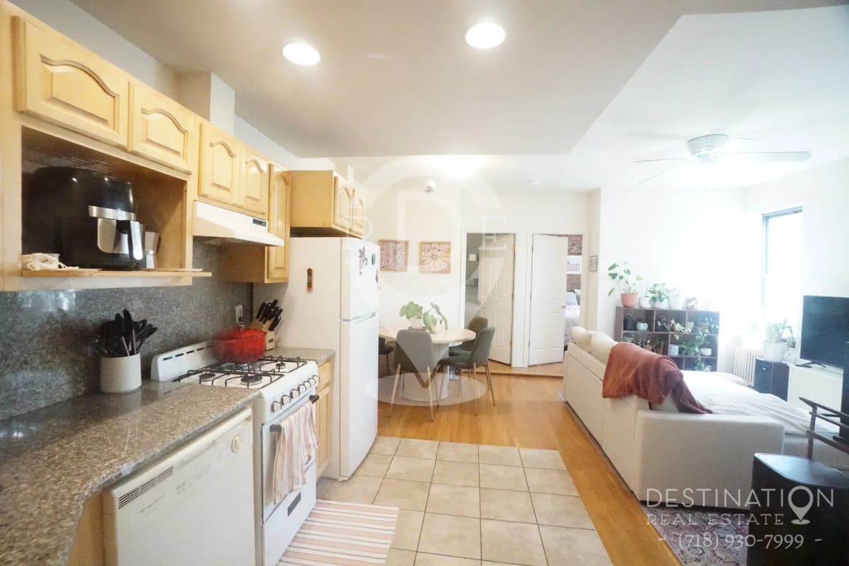 Destination Real Estate Inc. - 671 Union Street #4R 1 of 15