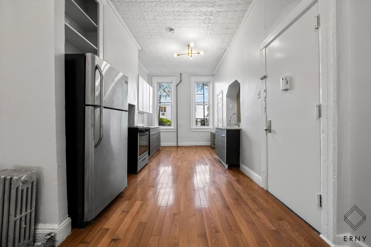 Erny Office - 745 Park Avenue #1B 1 of 13