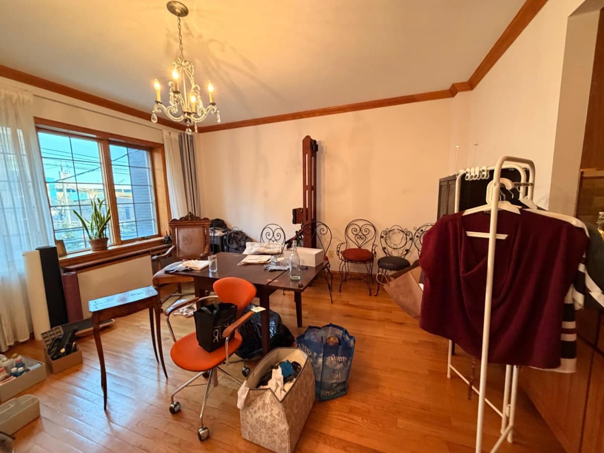 Maryam Daghmoumi - 436 Vanbrunt Street #2 1 of 11