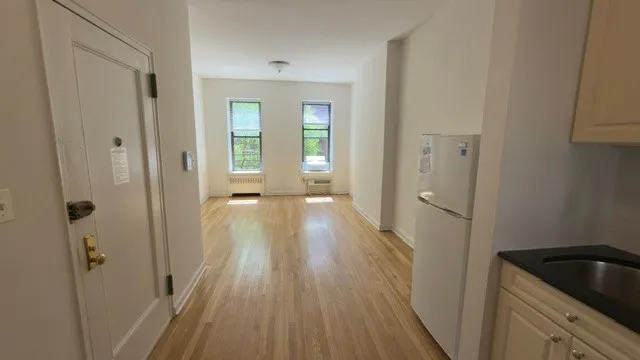 Charles Arnold - 48 East End Avenue #4A 1 of 12