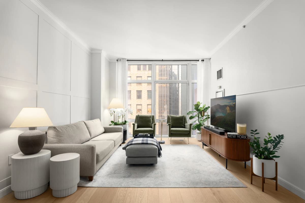 Erik C Ternon - 1600 Broadway #15A 1 of 11