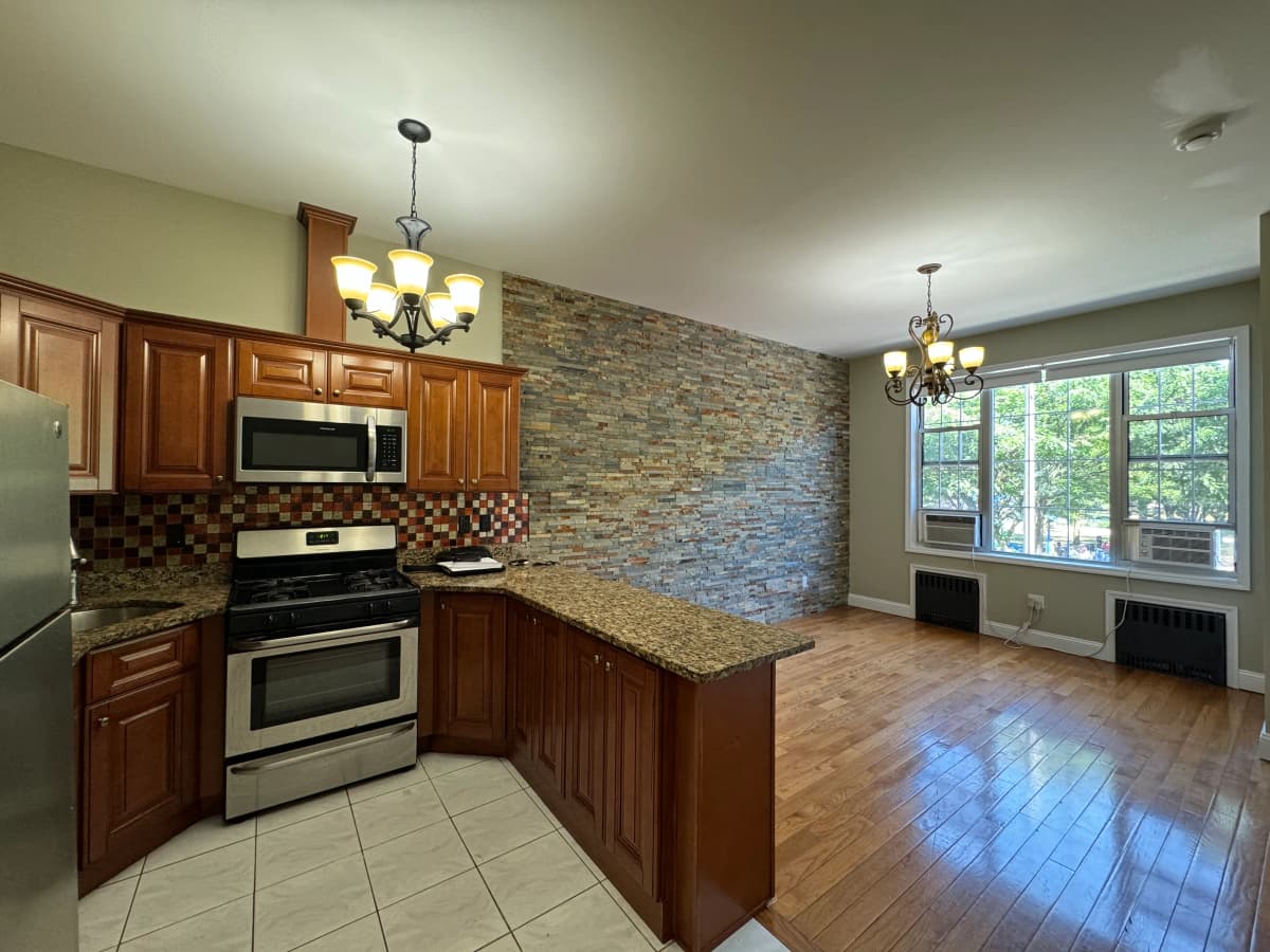 Cassandra Frank - 205 Menahan Street #3 1 of 15