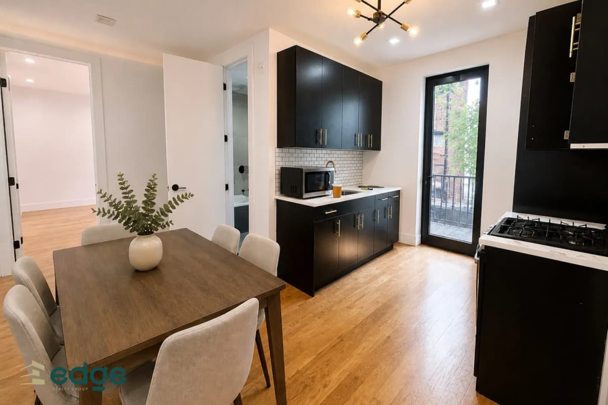 Krystal Guzman - 716 Jefferson Avenue #B5 1 of 11