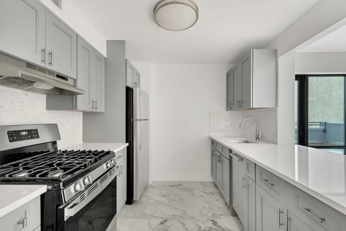 Christina Lonuzzi - 142 Richards Street #2E 1 of 13