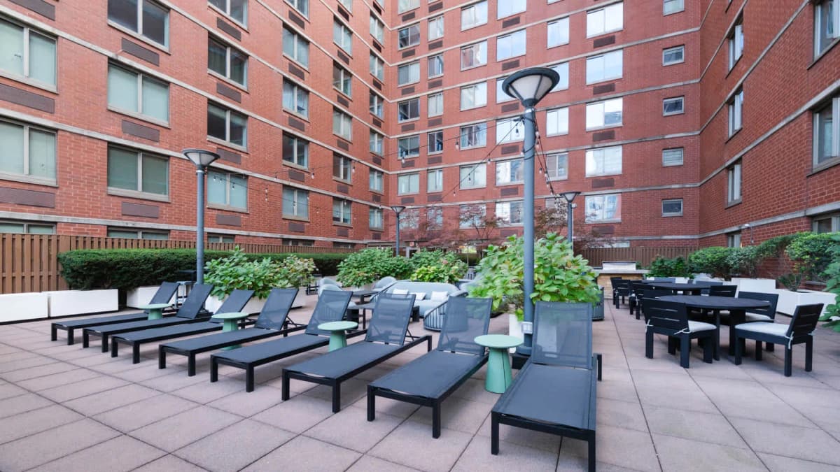 400 West 37th Street #12R - 400 West 37th Street #12R 1 of 15
