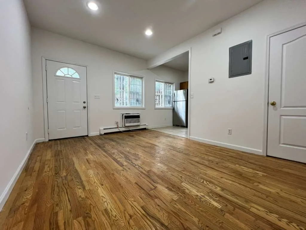 Miriam Gonik - 12 Macon Street #1 1 of 15