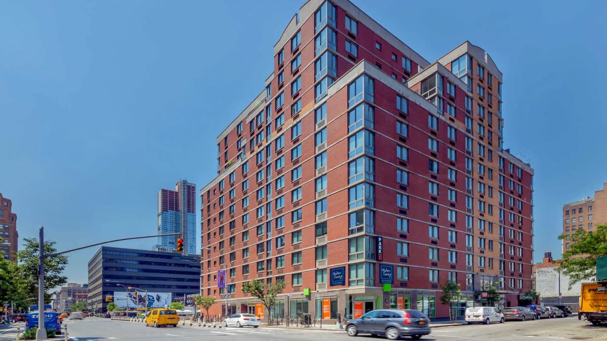 400 West 37th Street #14V - 400 West 37th Street #14V 1 of 15
