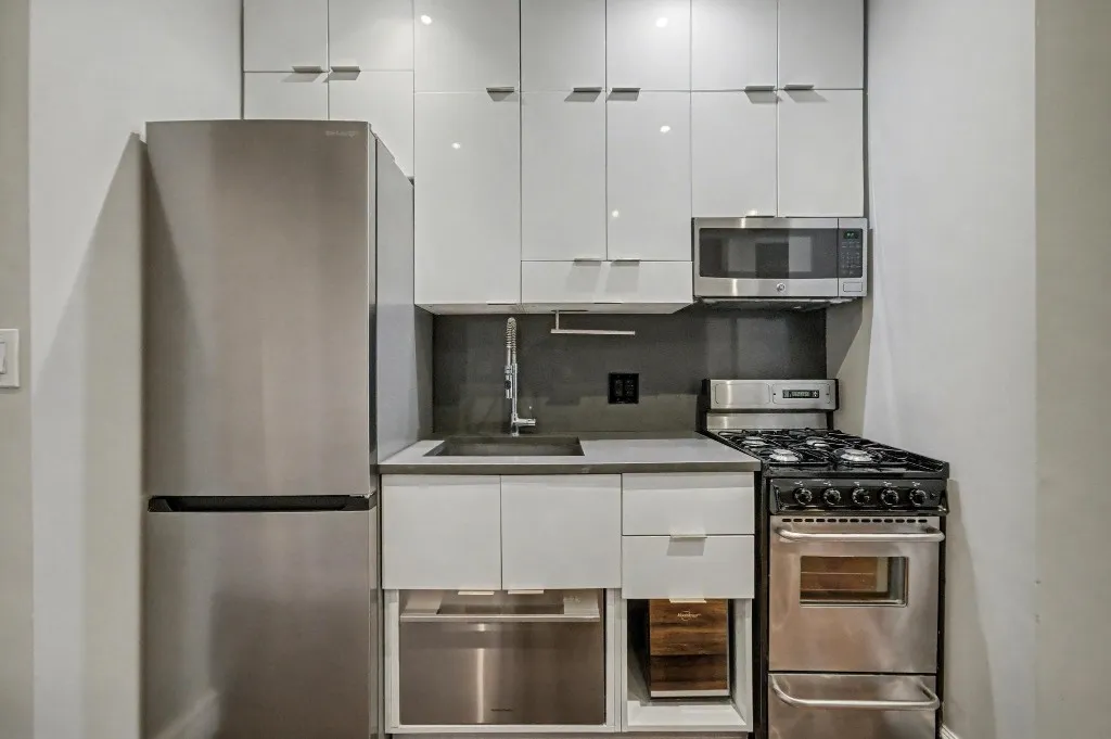 Canvas Leasing - 221 Mott Street #6 1 of 15