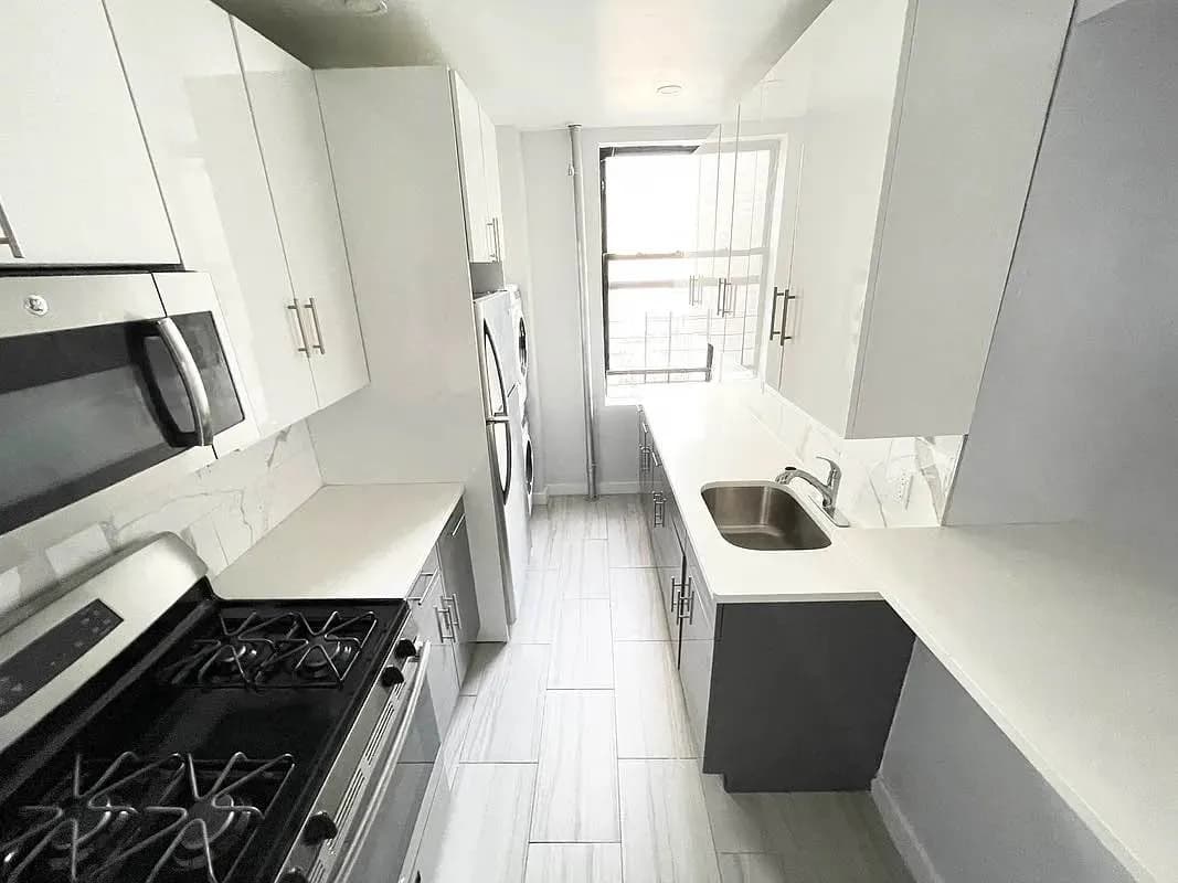 Bruma Realty - 70 Post Avenue #5H 1 of 15
