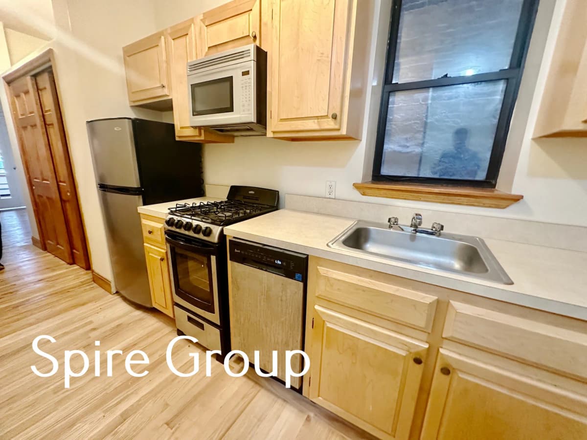 Doug Schneider - 814 10th Avenue #3D 1 of 15