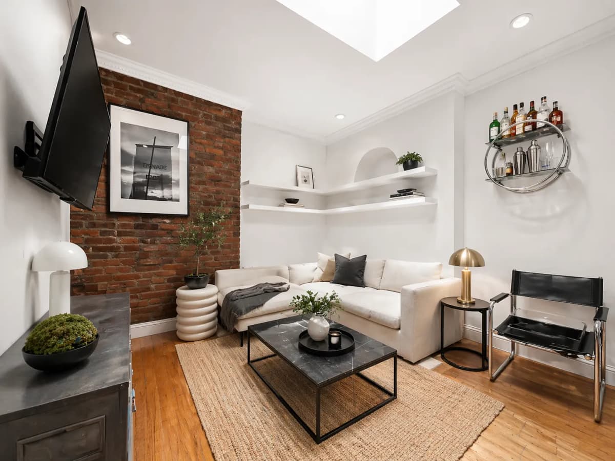 Real New York - 102 Christopher Street #4D 1 of 15