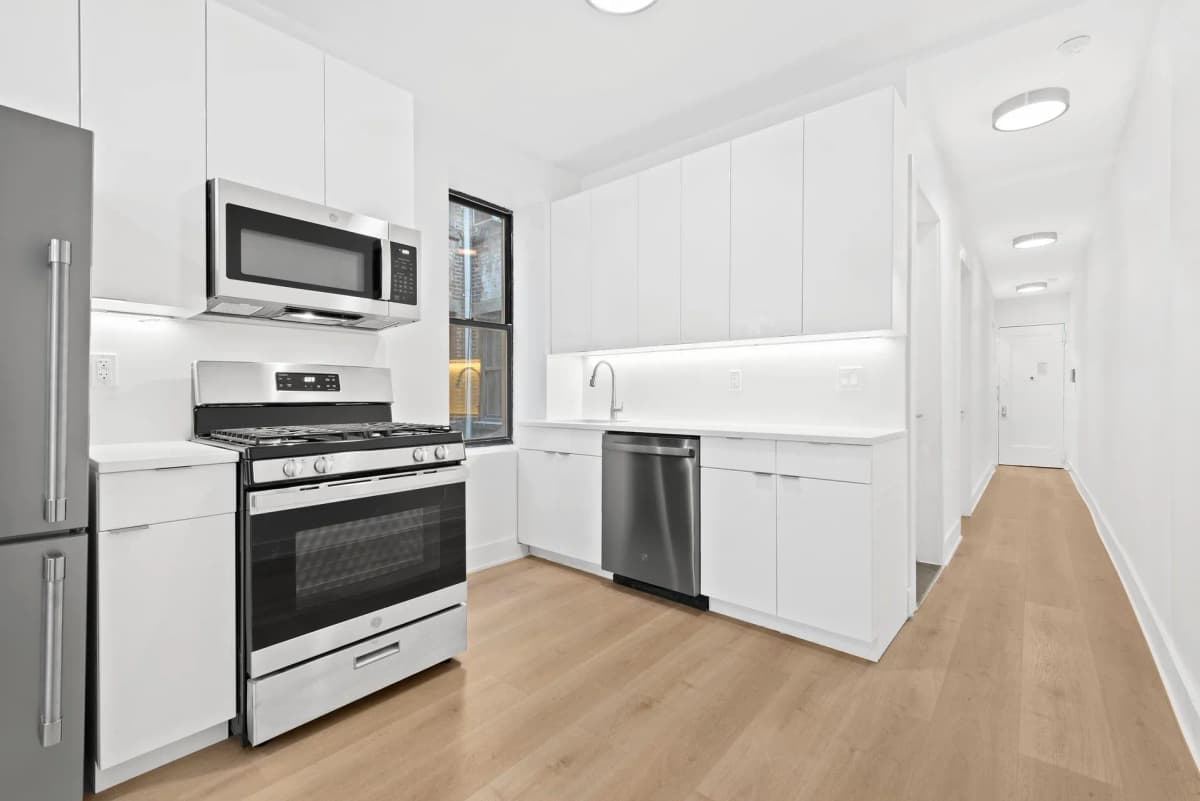 Shawn Muckenhirn - 313 West 47th Street #4E 1 of 15