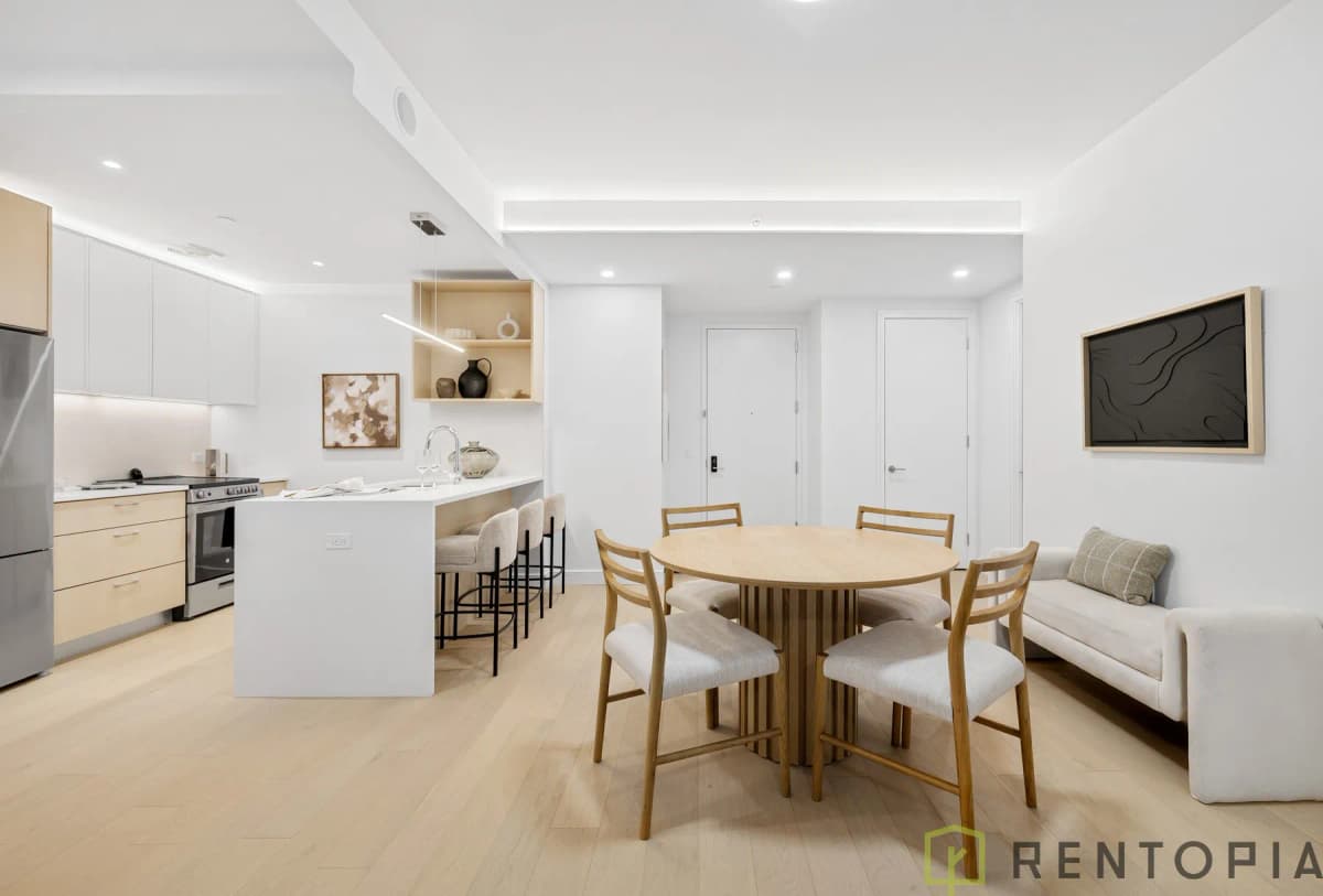 Rentopia Listings - 555 West 45th Street #702B 1 of 15