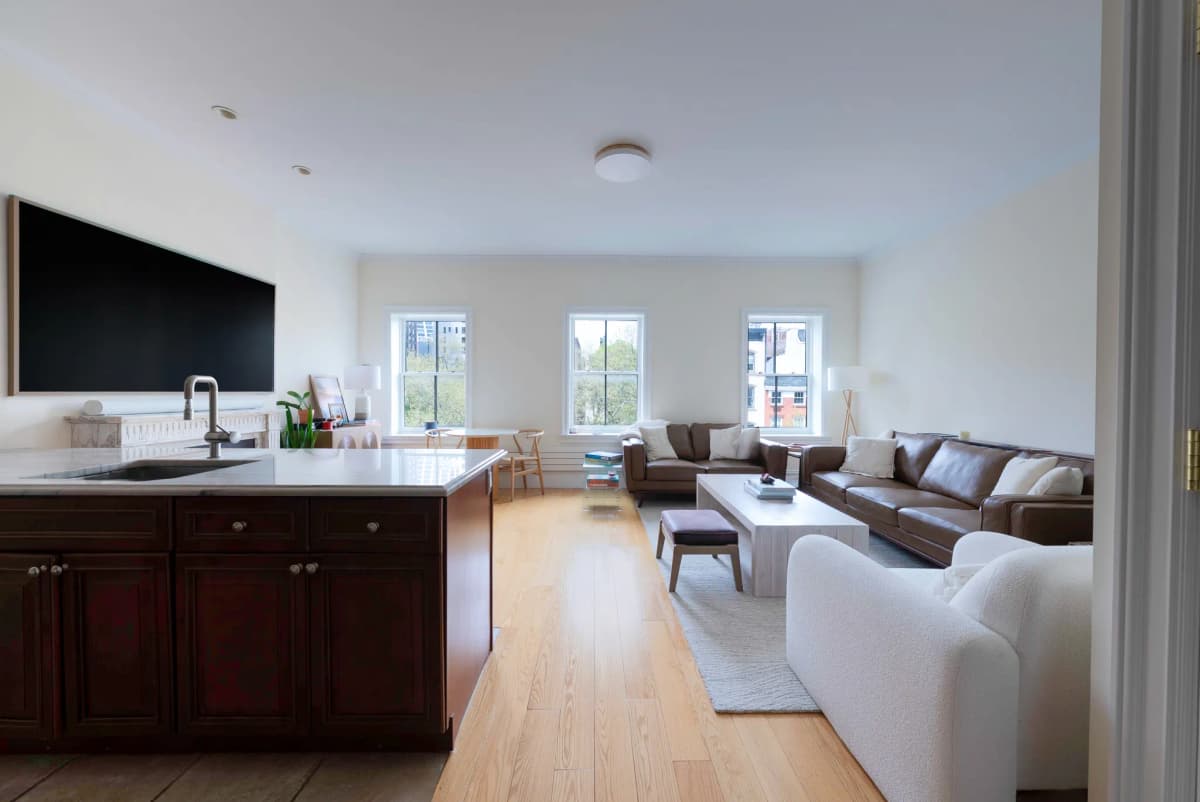 Ayuen Gai - 152 9th Avenue #3 1 of 12
