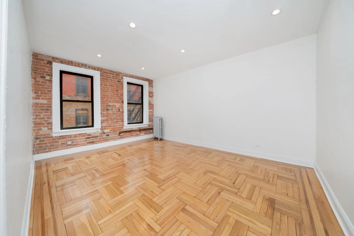 The Osur Team - 20 Sickles Street #C4 1 of 13