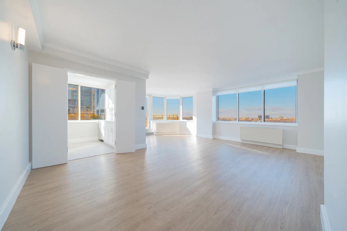 Valeriia Hordiienko - 140 Riverside Boulevard #2303 1 of 15
