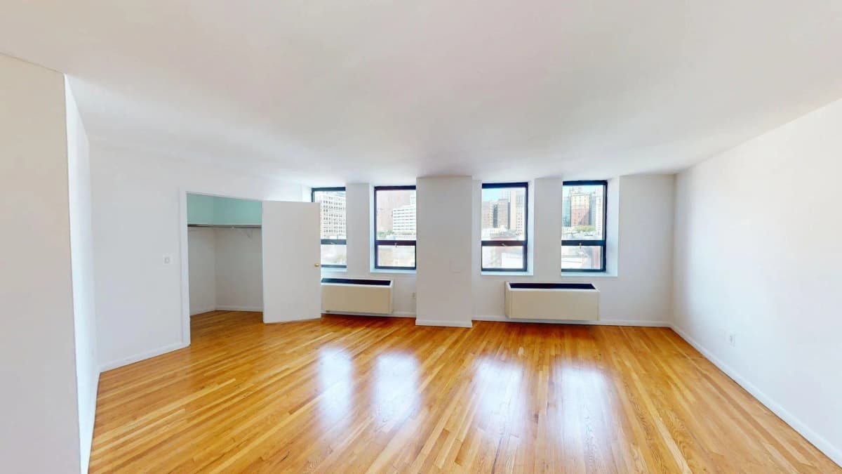 Karol Kwiatkowski - 121 Reade Street #PHE 1 of 15
