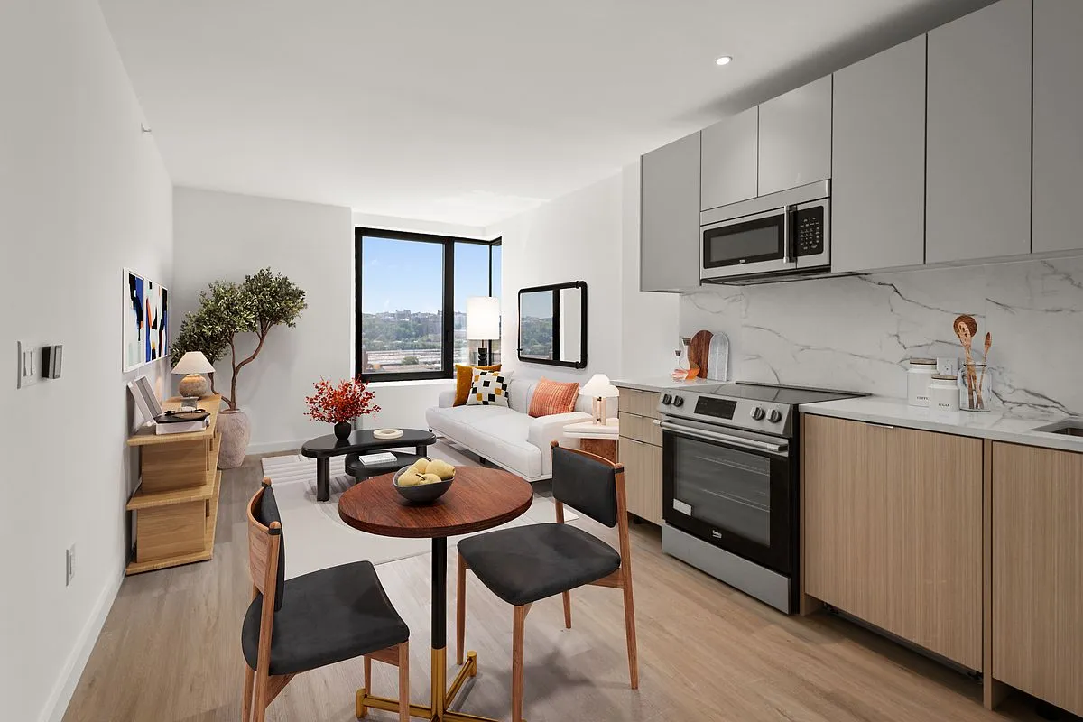 Bohemia Realty Group - 5055 Broadway #901 1 of 15