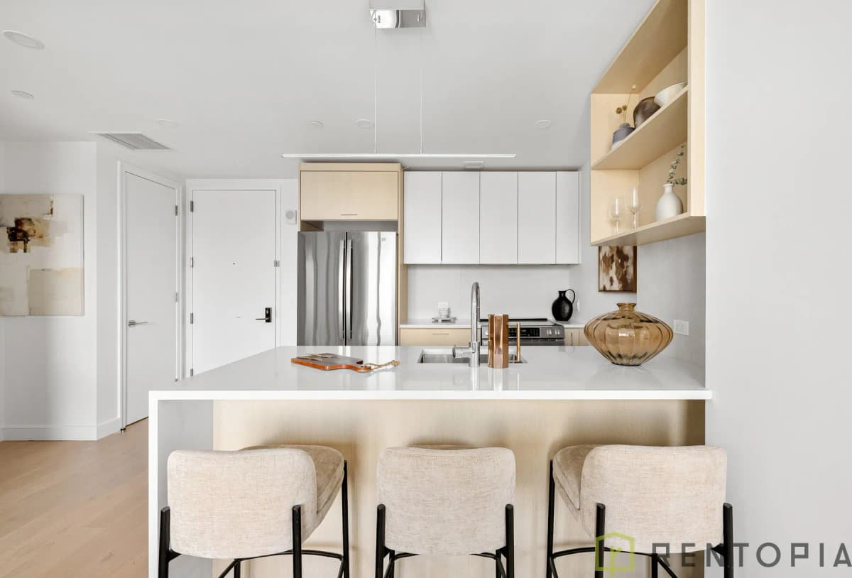 Rentopia Listings - 554 West 46th Street #517 1 of 15