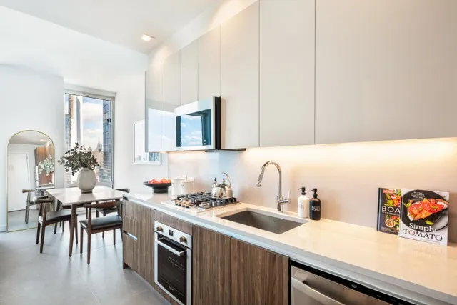 606 West 30th Street #19F - 606 West 30th Street #19F 1 of 15