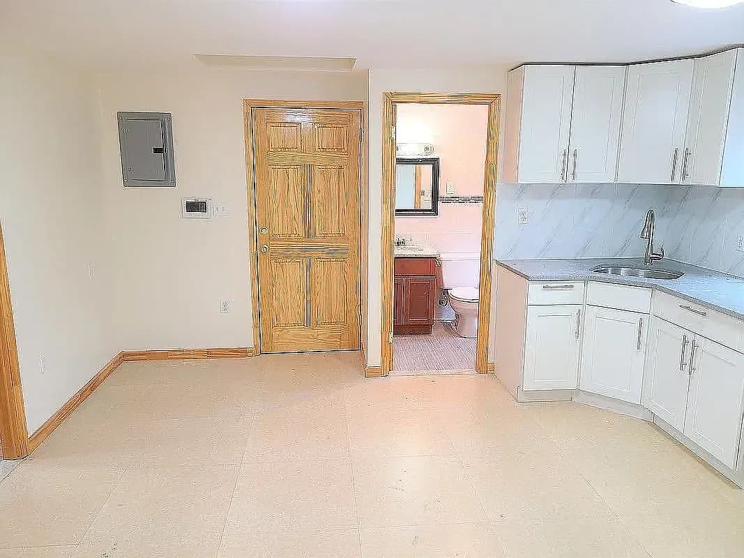 Mike Elder - 430 39th Street #3 1 of 15
