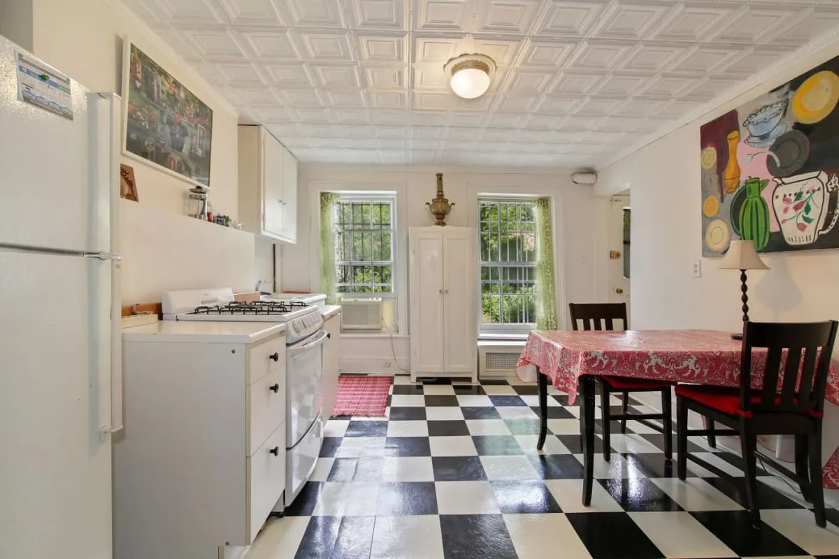 Andrea Yarrington - 215 Bergen Street #1 1 of 15