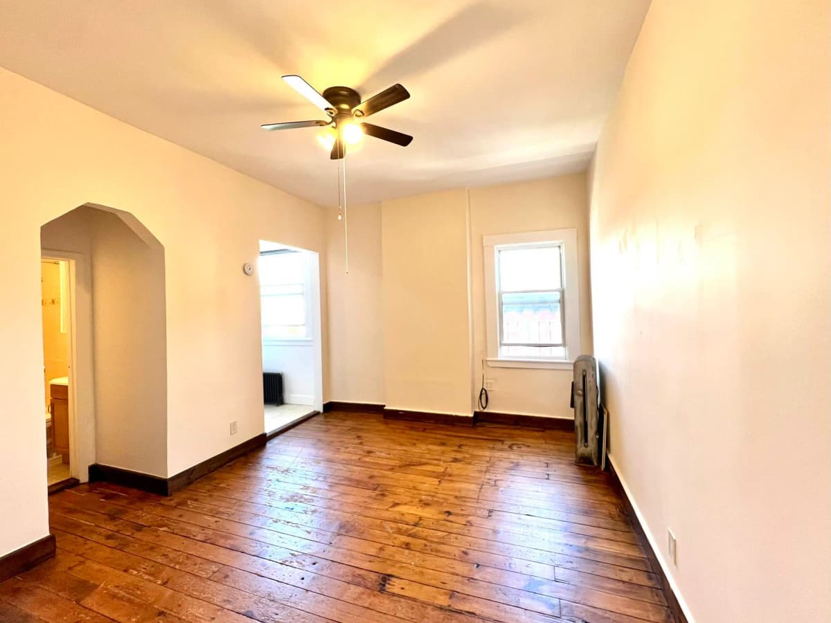Sam Hellinger - 140 Franklin Avenue #4B 1 of 15