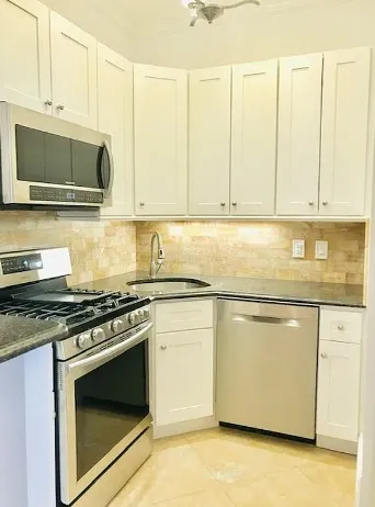Arlene Ferreira - 77 West 85th Street #6F 1 of 15