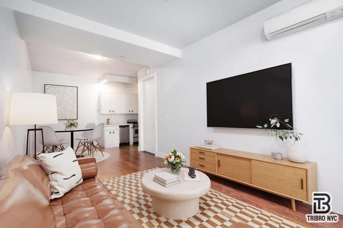 Julia Lansford - 489 Washington Avenue #1R 1 of 10