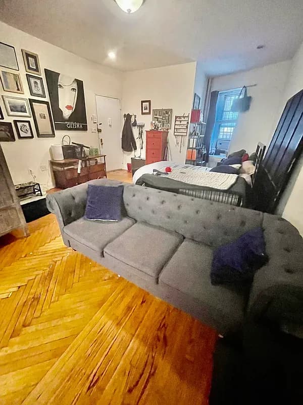 Laurel Penn - 31 West 85th Street #1 1 of 15