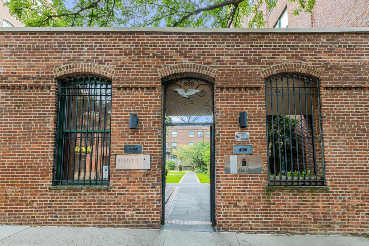 Sophine Hung - 444 12th Street #4C 1 of 15