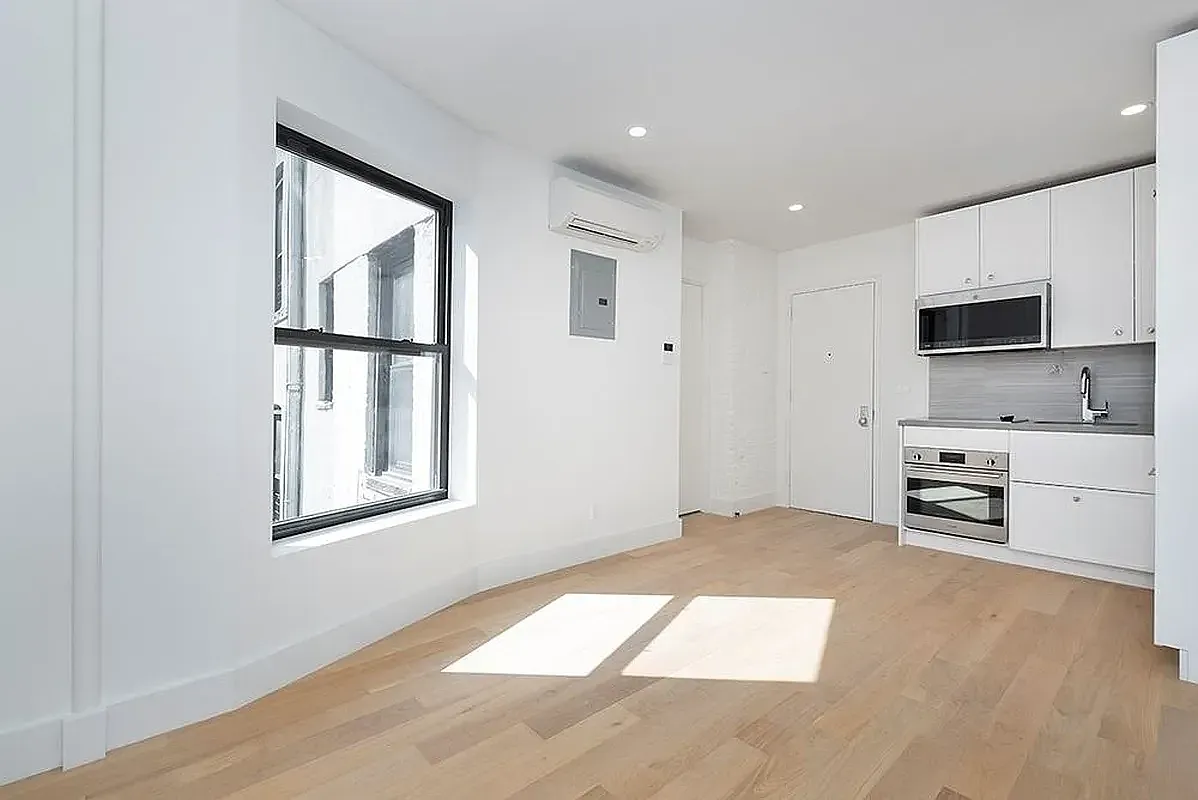 Sean Fuller - 236 West 10th Street #7 1 of 15