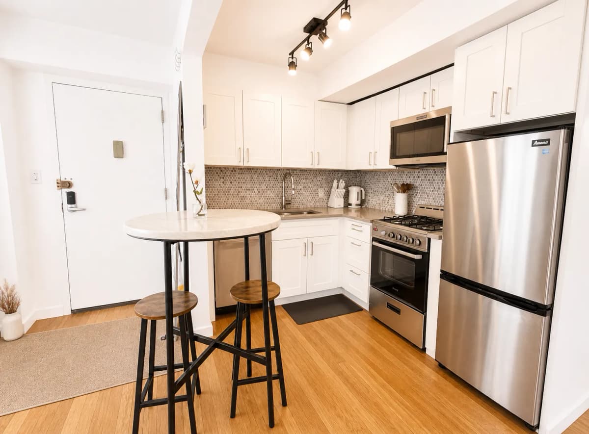Karp Dagan Team - 360 West 28th Street #2AA 1 of 15