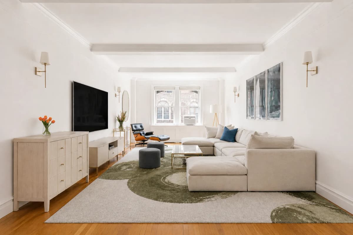Whitney Janis - 23 West 73rd Street #108 1 of 15