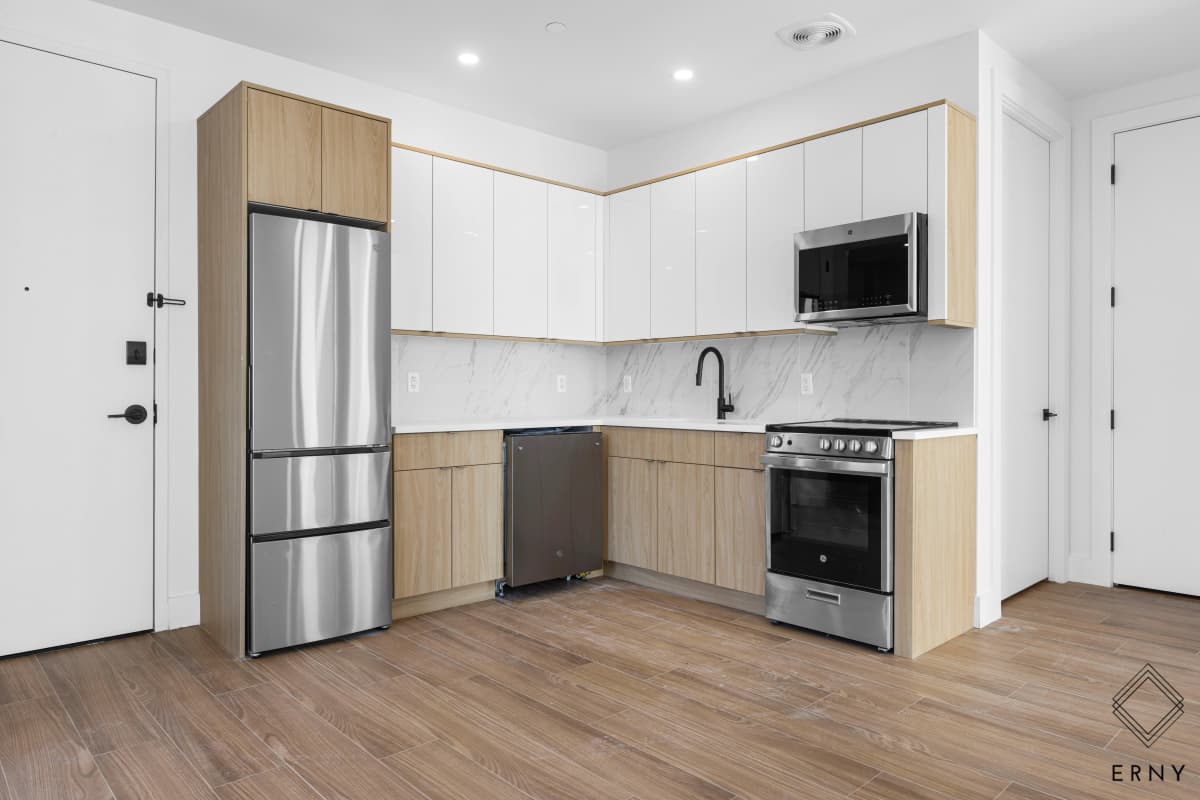 Listings ERNY - 942 New York Avenue #2C 1 of 11